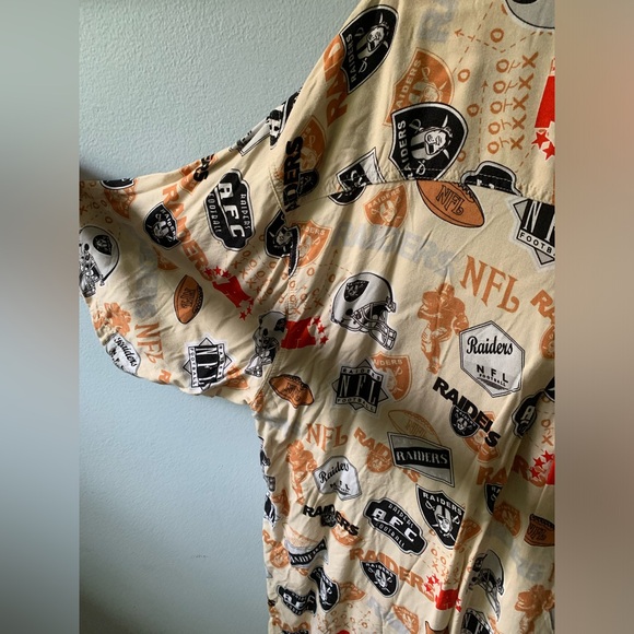 NFL Oakland Raiders Football Hawaiian Style Shirt - Picture 7 of 8